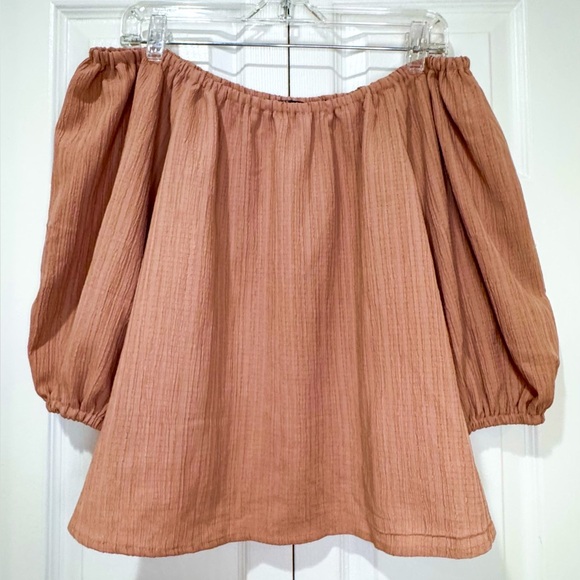 Cure Off-Shoulder puffy sleeve Blouse in Blush Pink-tan. Size Medium. EUC. - Picture 9 of 9